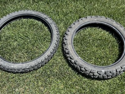 Dunlop D605 front and rear tires