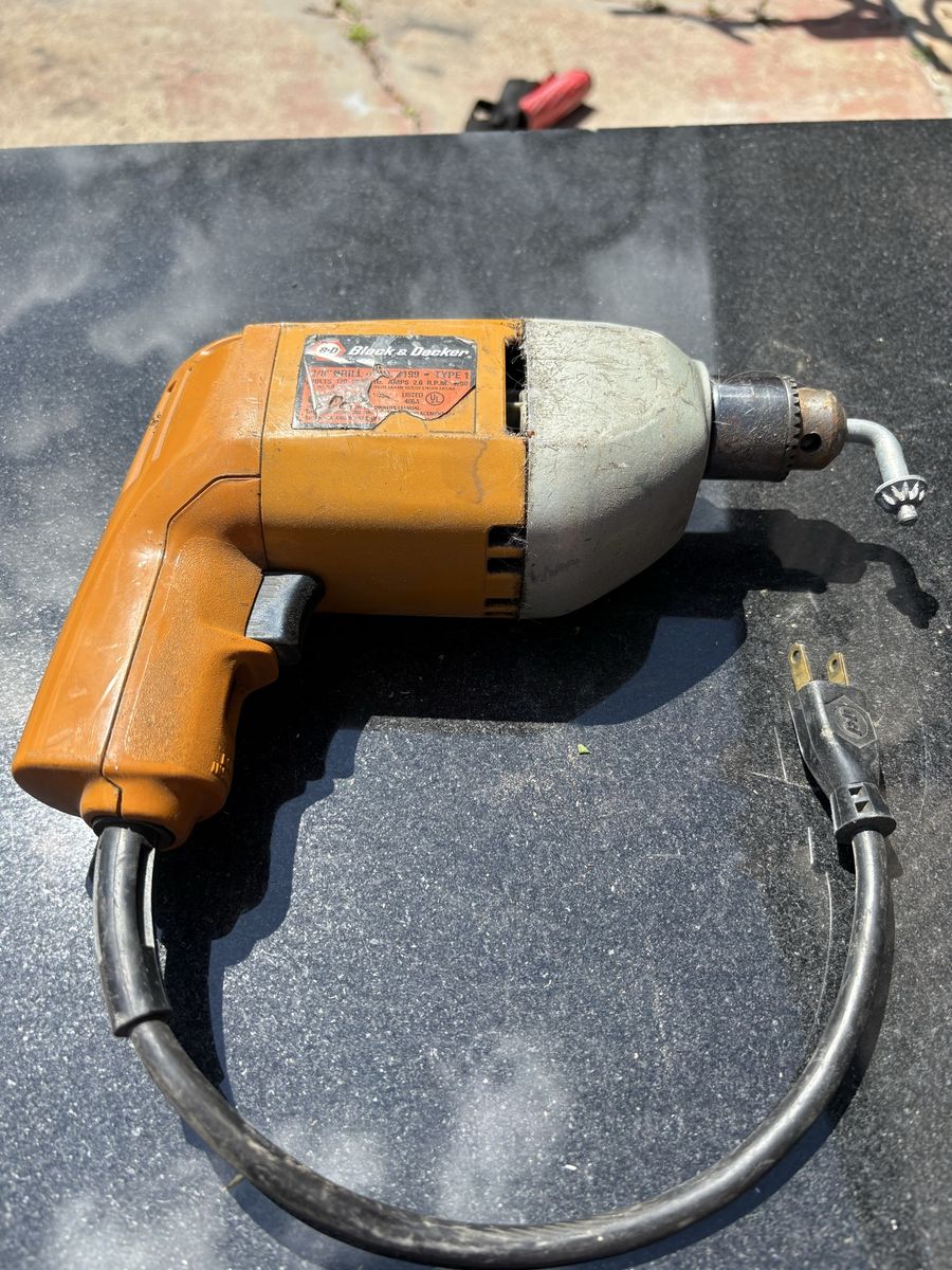 Black & Decker 3/8" Corded Power Drill