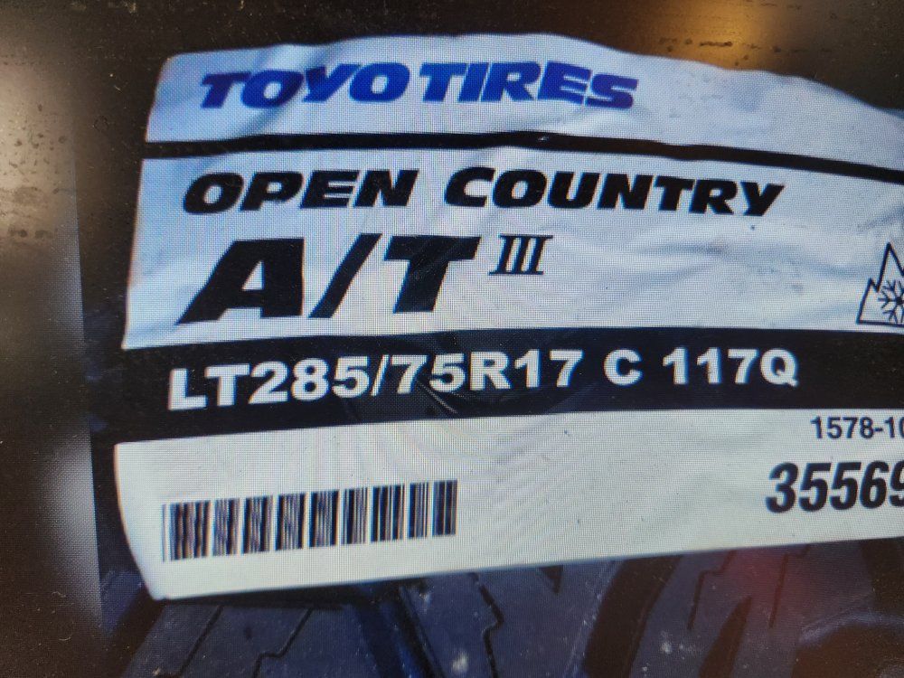 285/75r17 toyo open country at lll 