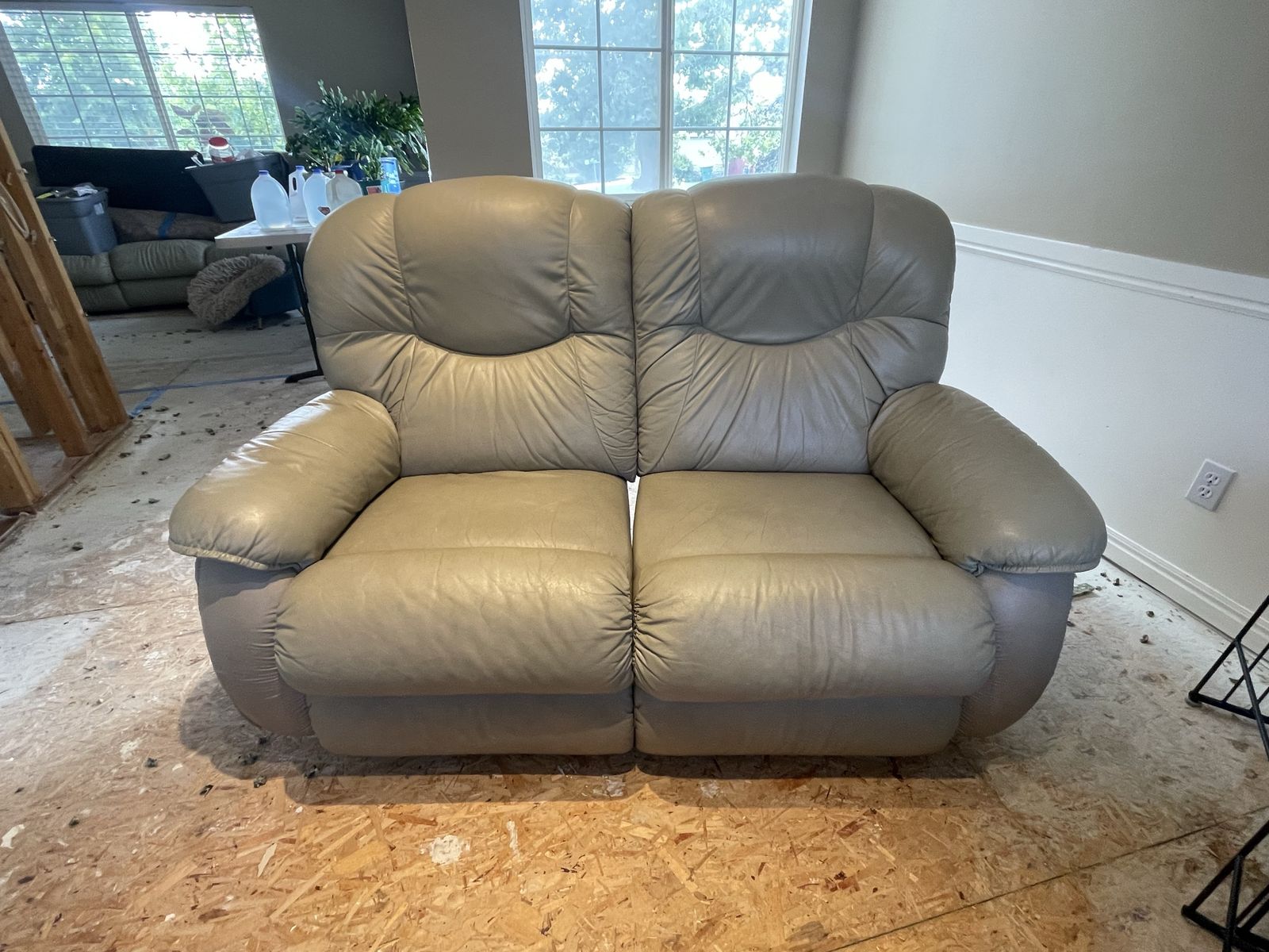 La-Z-Boy Leather Dual Reclining Loveseat