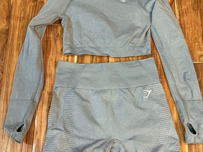 GymShark Womens Size Medium Crop Top & Shorts Set