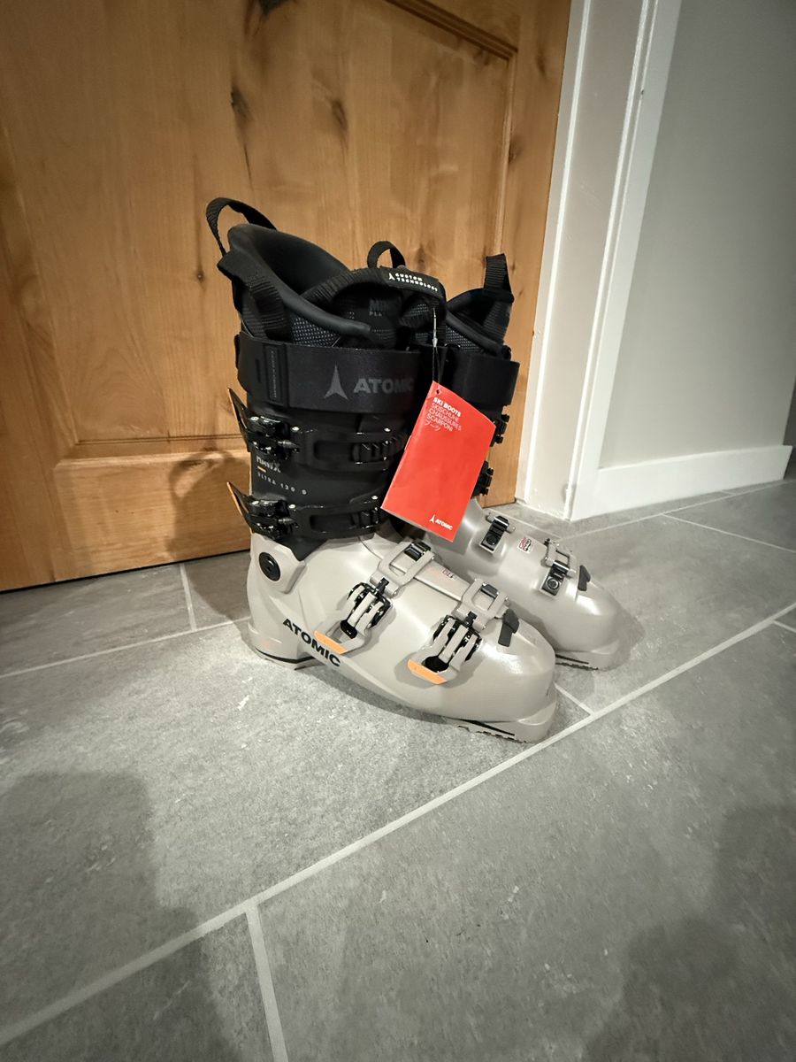 Atomic Hawx Ultra 120 Ski Boots