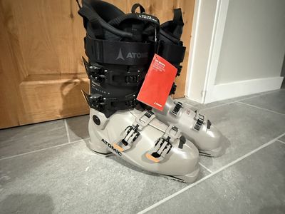 Atomic Hawx Ultra 120 Ski Boots