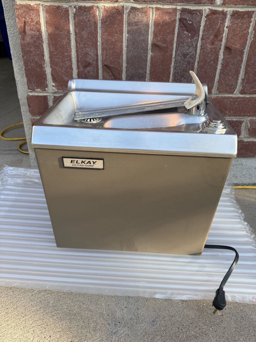 Free drinking fountain
