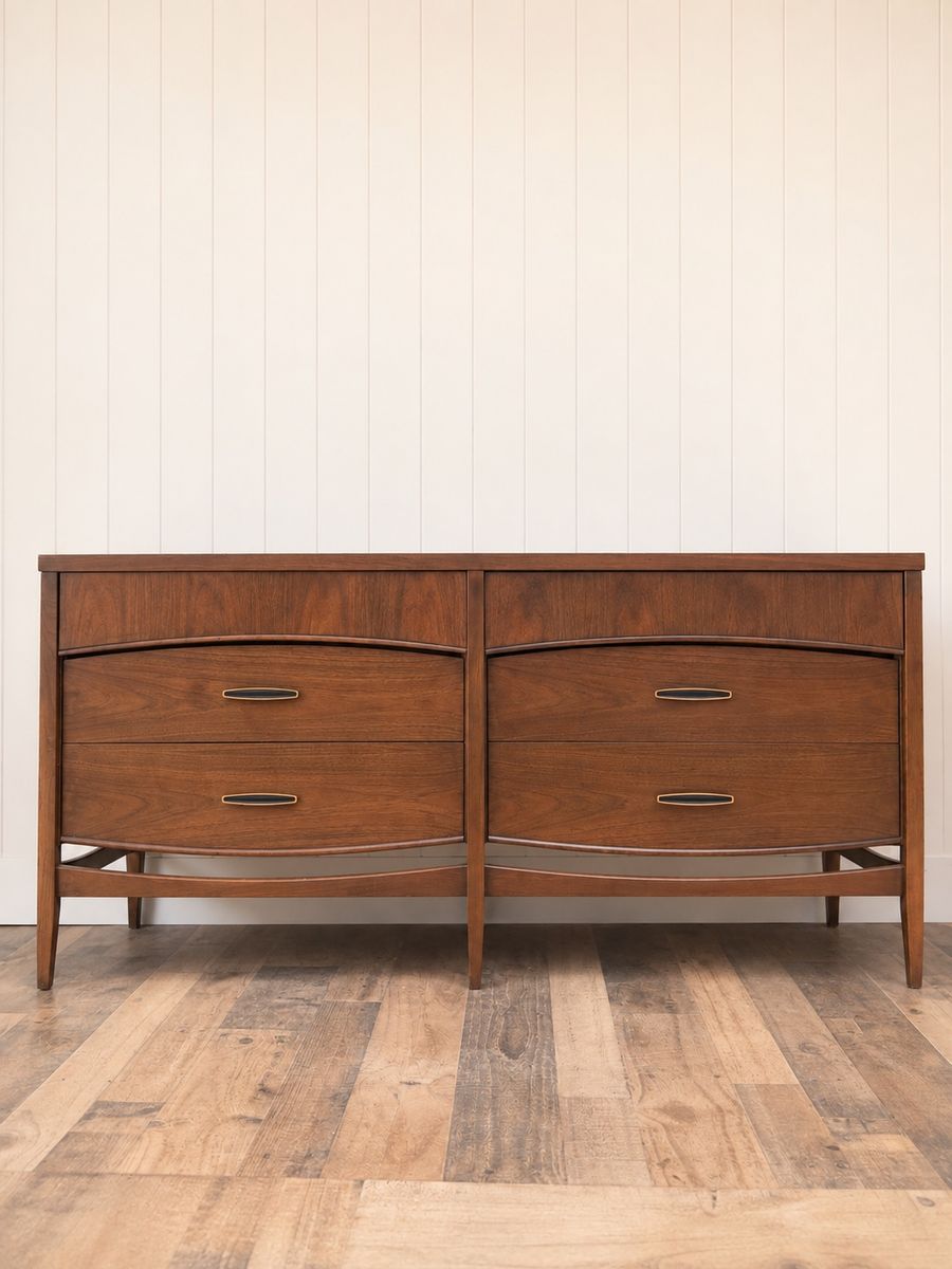 Stunning Mid Century Modern Dresser