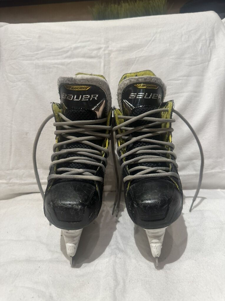 Bauer Supreme 3.5 Skate Size 1.5 Hockey Skates