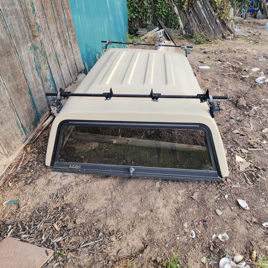 l e e r truck camper shell