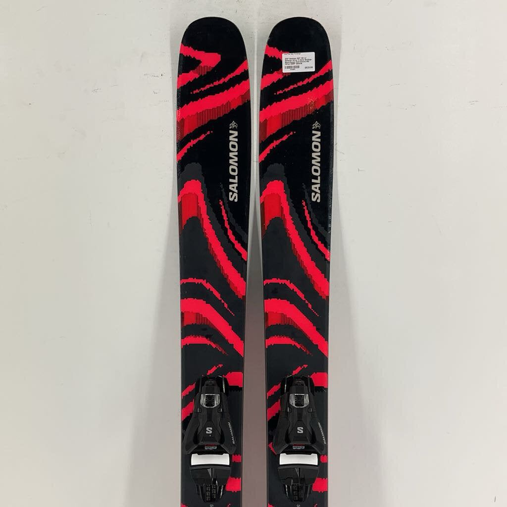 2027 Salomon QST 106 w/ Salomon Strive 11 Demo Bindings