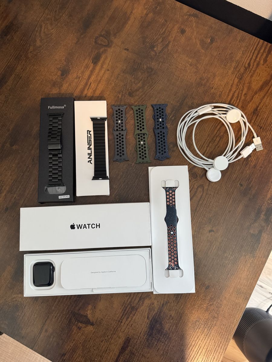Apple Watch SE Gen 2 44mm Midnight Alum GPS + Cell