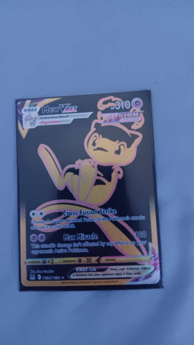 Mew VMAX Fusion Strike Gold Secret Rare Pokemon TCG Card 114/264 - NM/M