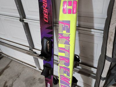 Slalom skis with gloves