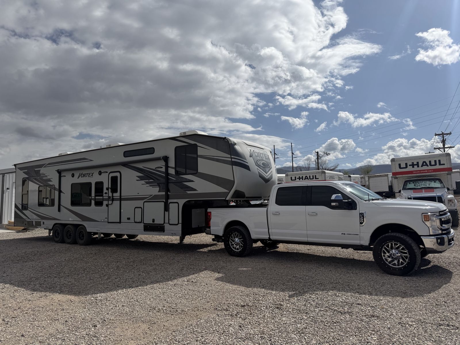 2022 Genesis Supreme 4025VXL with 26’ of toy space 