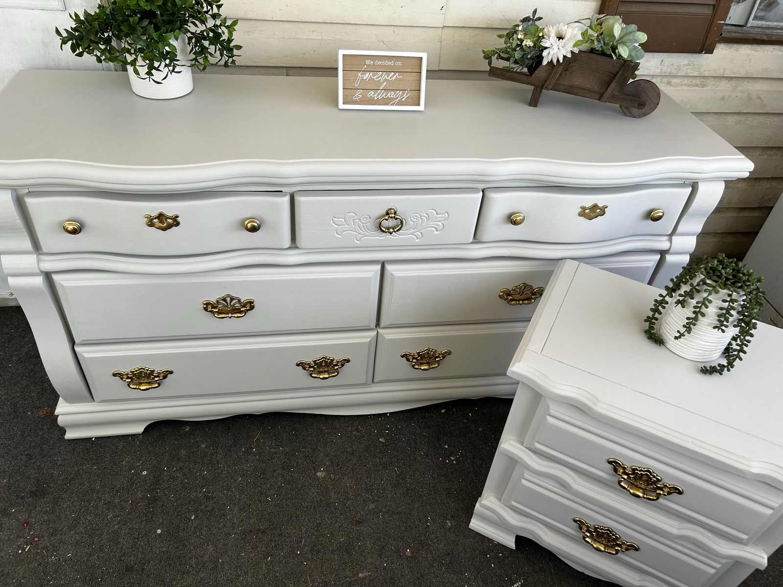 Dresser Set