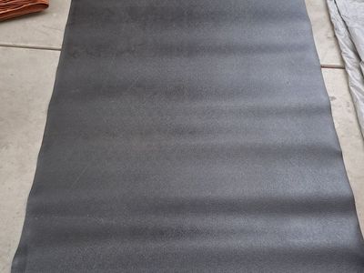 8'x4' black rubber floor mat