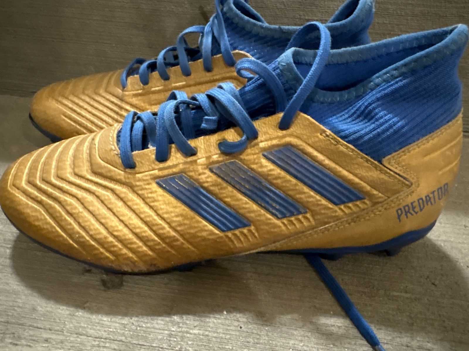 Adidas Predator Soccer Cleats - Gold & Blue (Youth Size 7.5)
