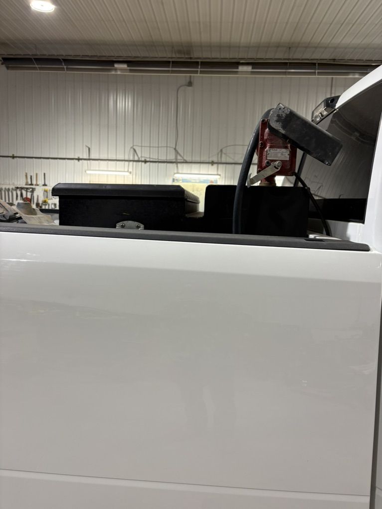 Dee Zee Fuel Tank And Toolbox