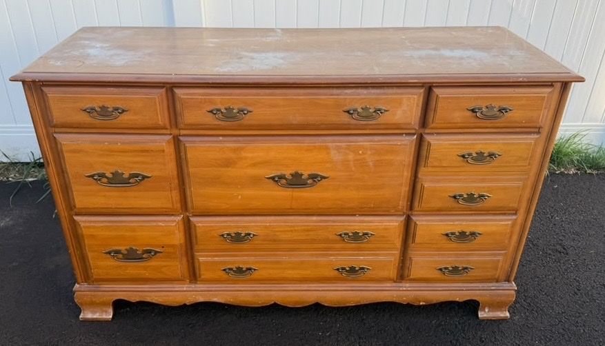 Wood dresser
