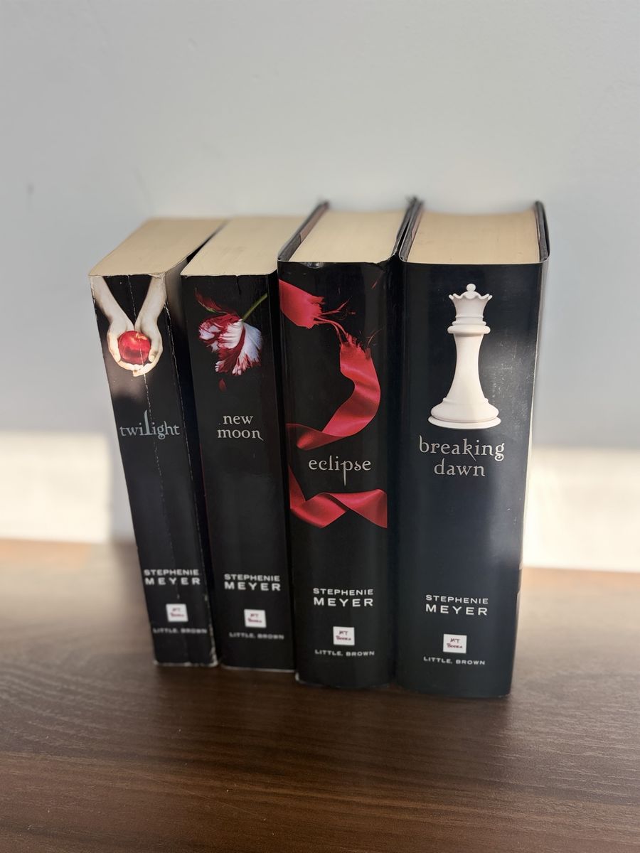 Twilight Saga Complete 4-Book Set Stephenie Meyer Hardcover/ Paperback Books