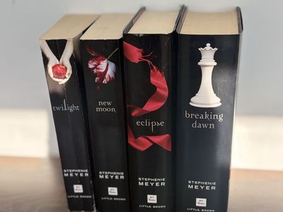 Twilight Saga Complete 4-Book Set Stephenie Meyer Hardcover/ Paperback Books