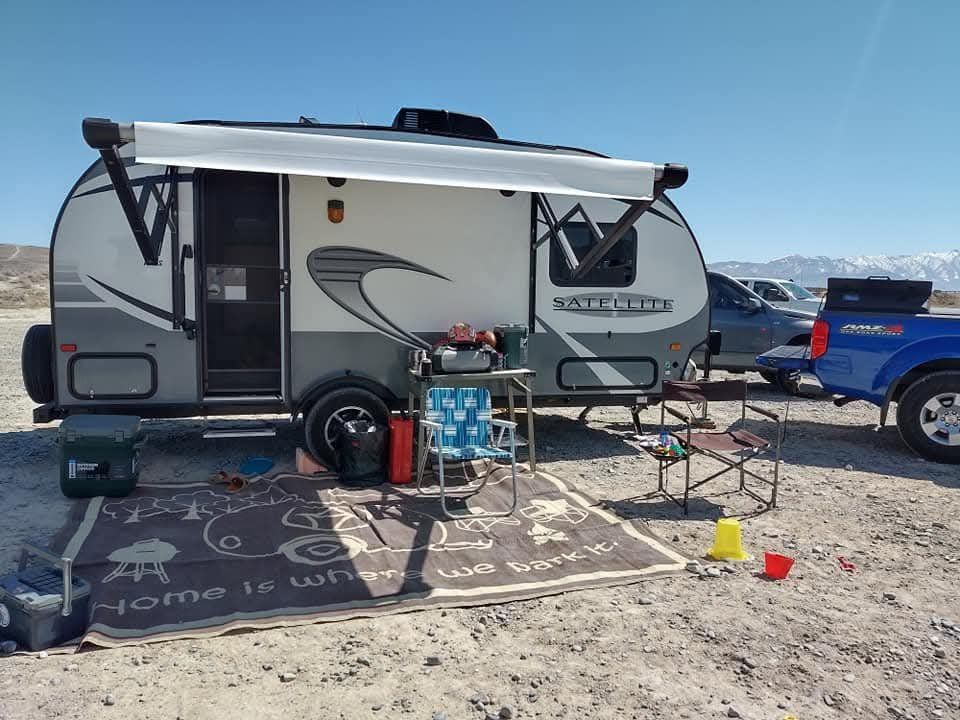 2017 Starcraft Satellite Camping Trailer