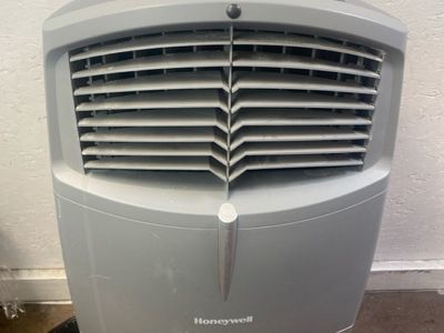 HONEYWELL CO30XE PORTABLE EVAPORATIVE SWAMP COOLER 1300CFM W/REMOTE #WCP038447