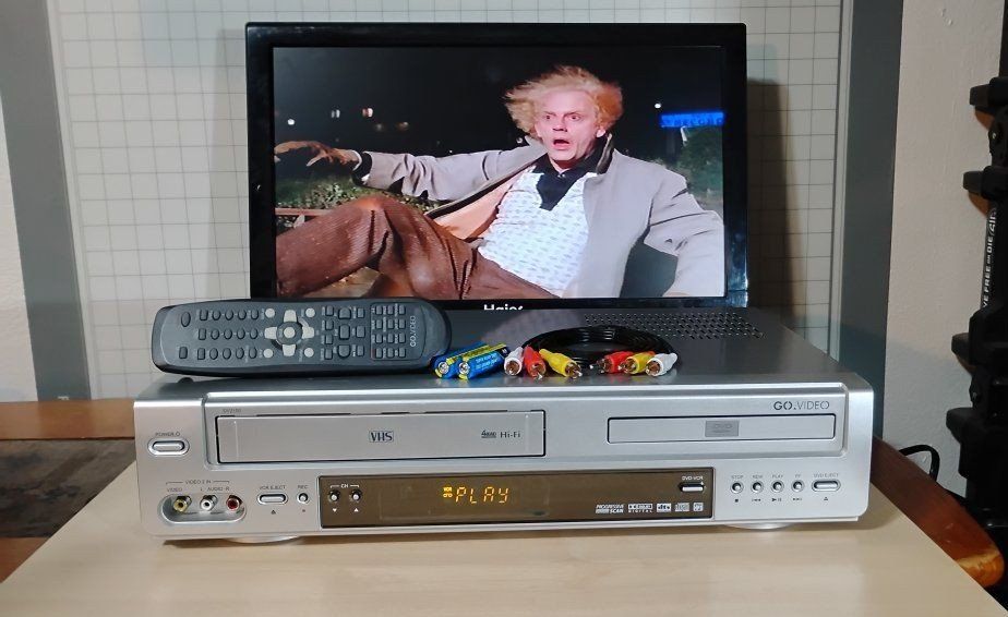 GO.VIDEO VCR VHS DVD Player & 4-Head Hi-Fi VCR Combo Remote & Cables WORKS GREAT