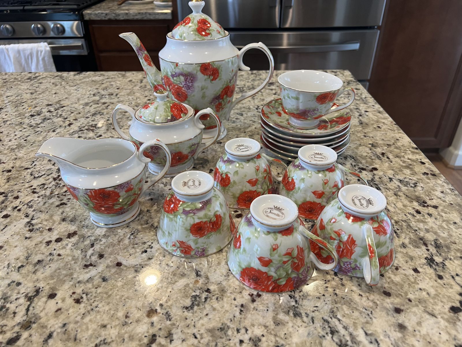Cute Sorelle Porcelain Te Set .