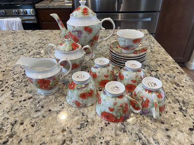 Cute Sorelle Porcelain Te Set .