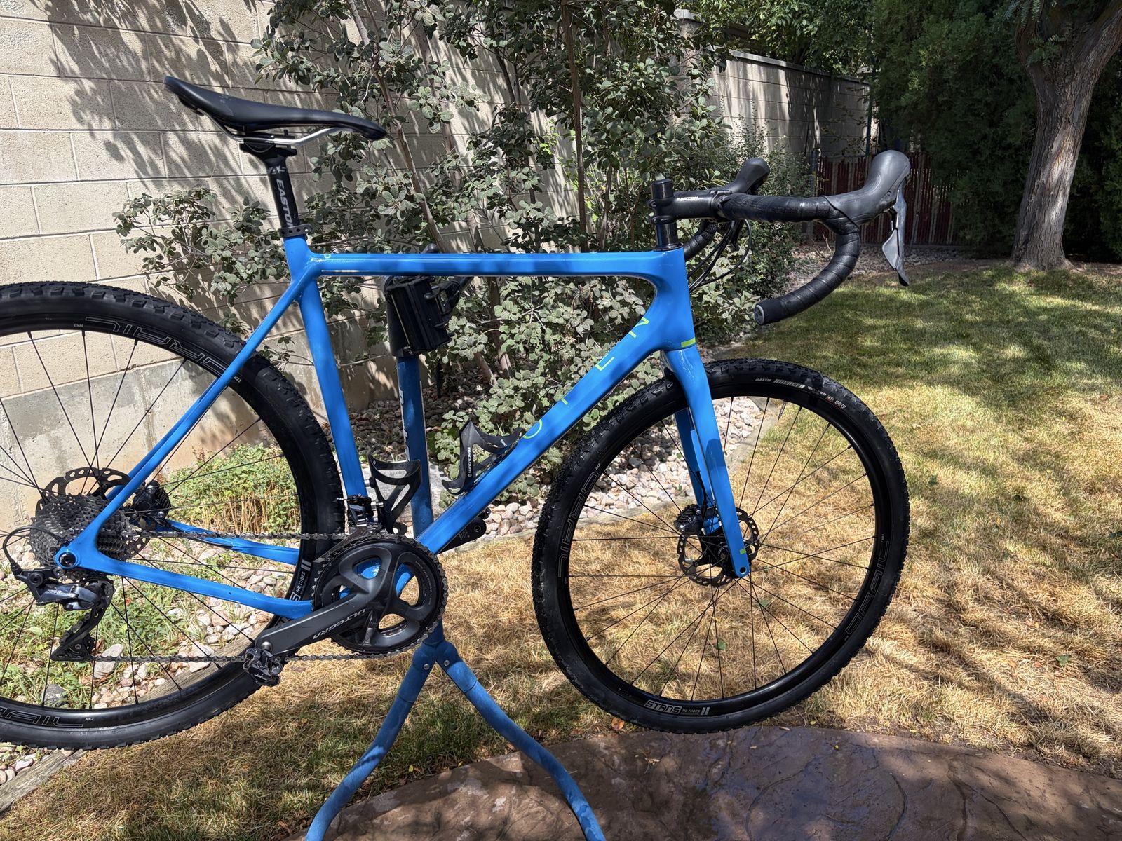 Open Blue Carbon Gravel Bike Shimano Ultegra Disc Brakes