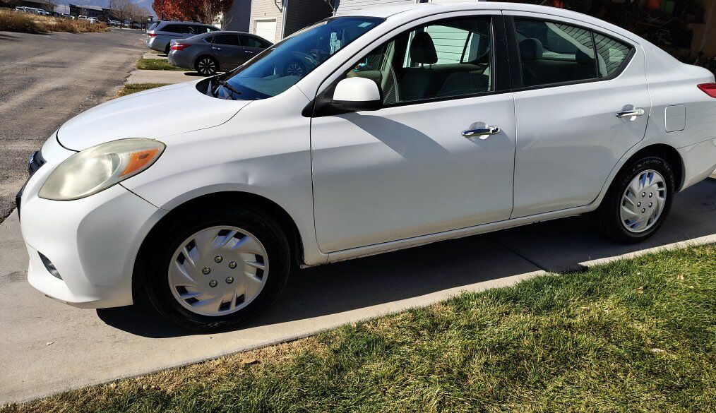 2012 Nissan Versa SL