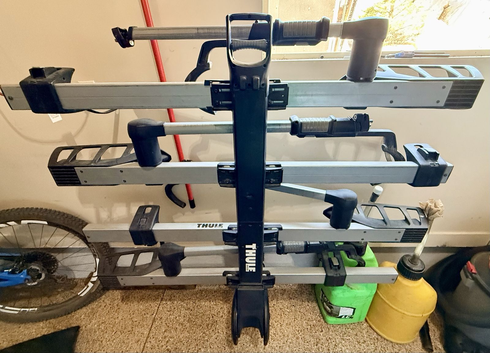 Thule T2 Pro XT 2-Bike Hitch Rack - Black/Silver - Excellent Condition 2inch…