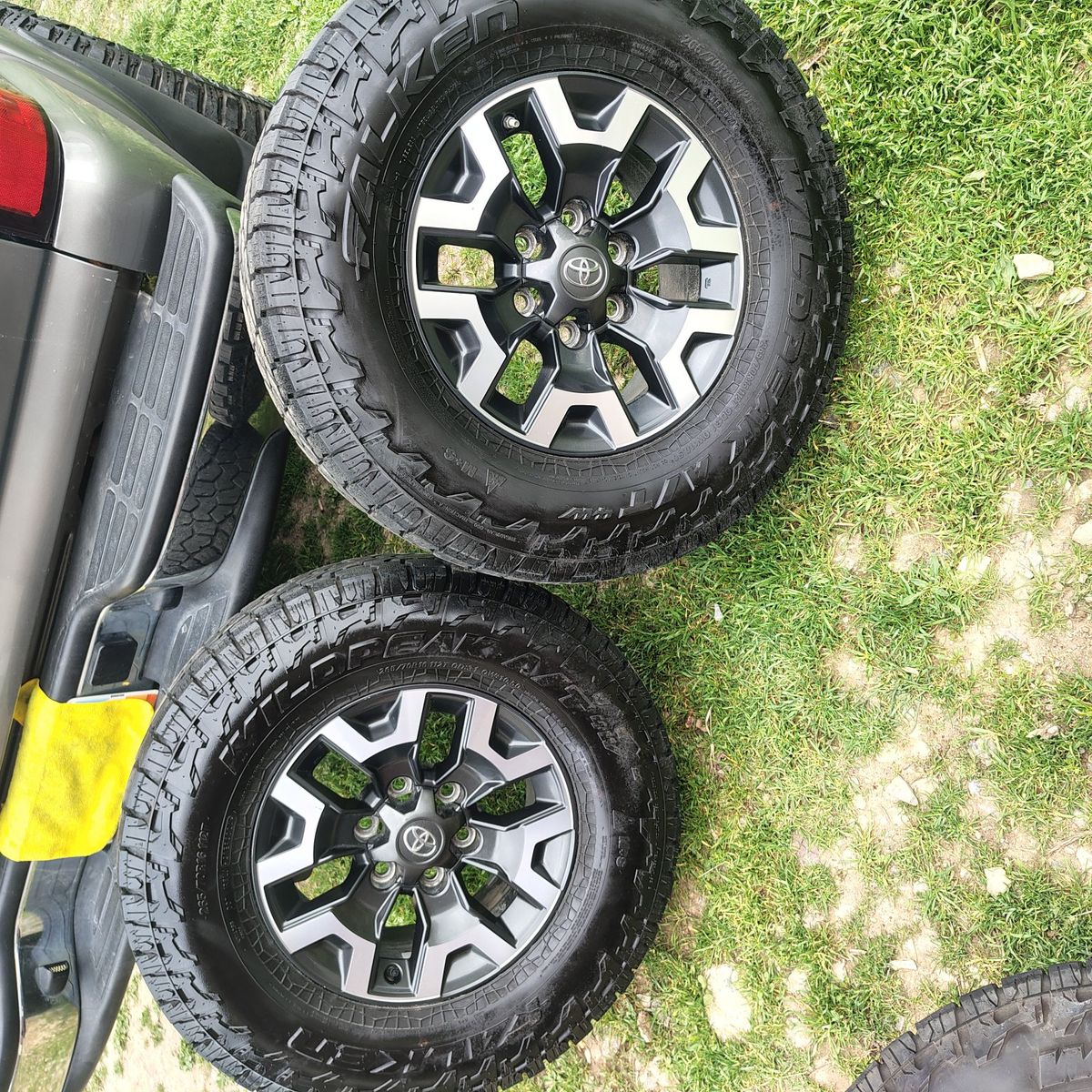 265/70r16 Toyota wheels and tire