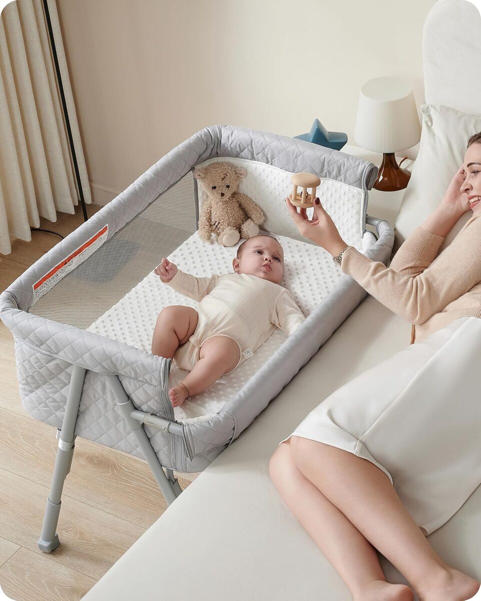 Bassinet Bedside Sleeper with 4 Auto-Lock & Adjustable Height, Breathable Mesh