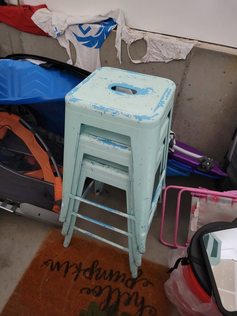 3 Bar Stools