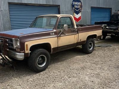 73 & 78 2 Square body short bed 4x4 project trucks with 2 parts trucks