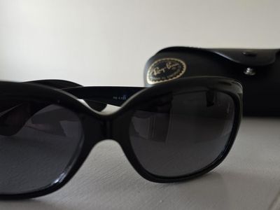 Ray-Ban RB 4101 Jackie Ohh Black Polarized Sunglasses, 58/17/135