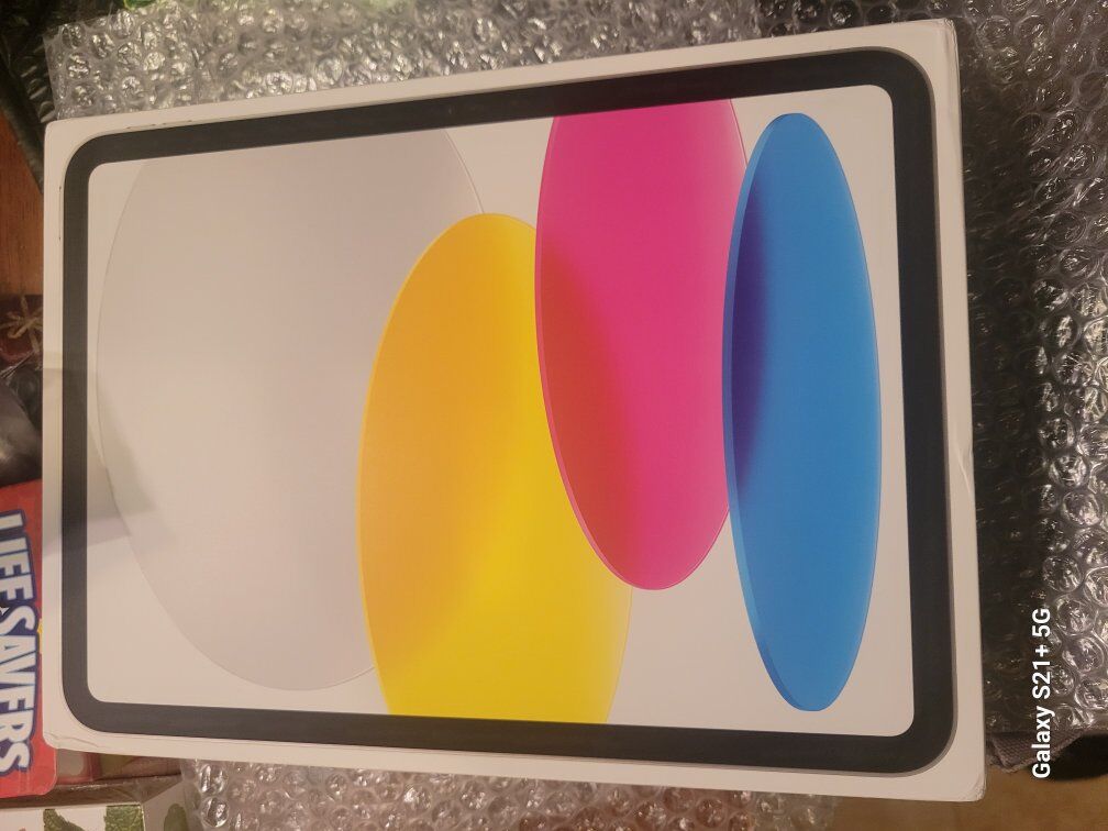 NEW IN BOX IPAD A16 128gb unopened