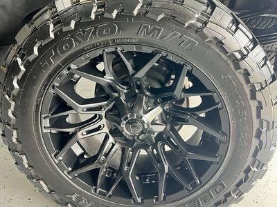 37x12.5r22 Toyo Mud Fuel Twitch wheels