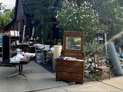 August Yard Sale Extravaganza!!!