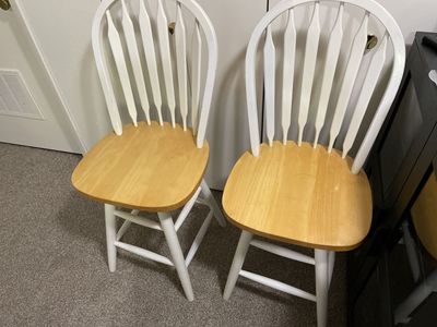 2 Swivel solid wood bar / counter stools