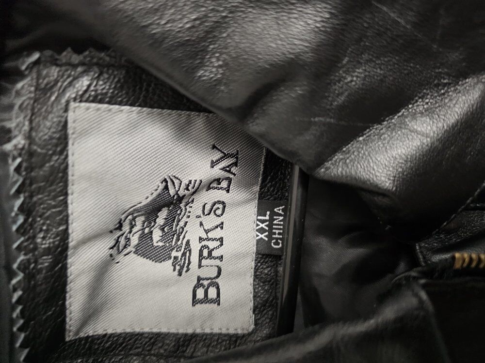 TGI FRIDAYS 
Black Jacket Vinyl 
New condition !!