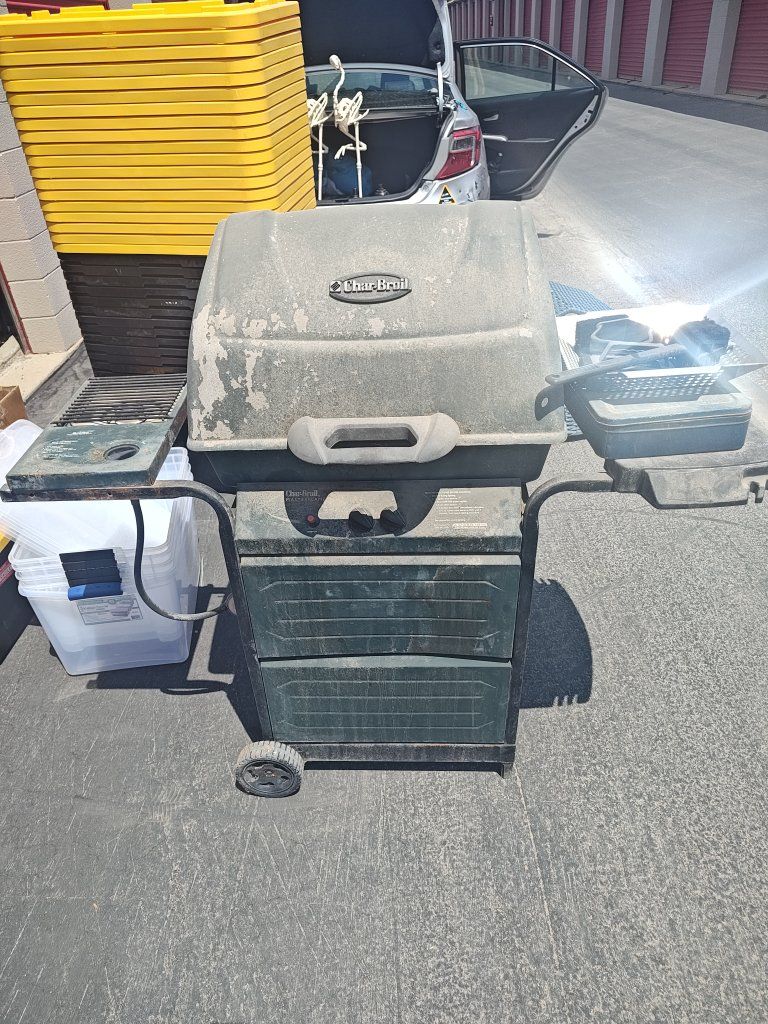 Char-Broil 2-Burner Gas Grill with Side Burner