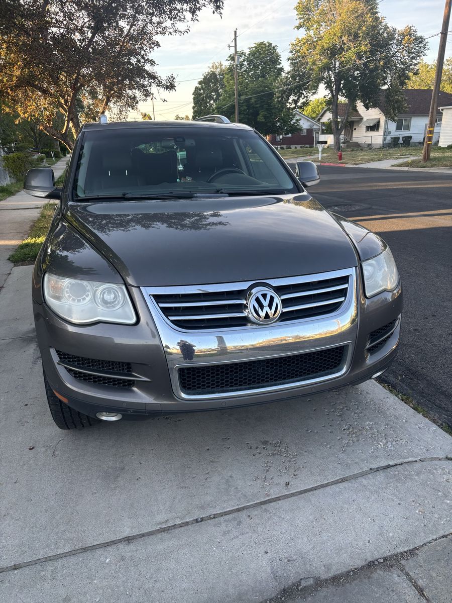 2010 Volkswagen Touareg 
