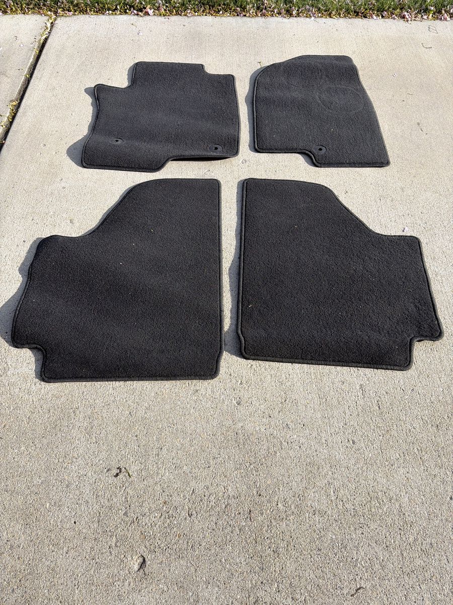 Chevy Tahoe  21-26 OEM Floor Mats
