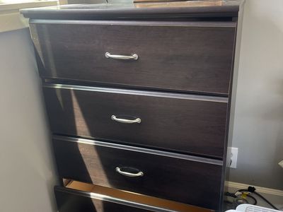 Chest of drawers free
