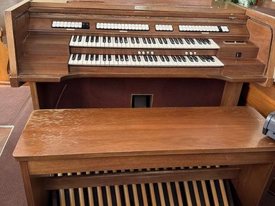 Baldwin Organ Console with Bench and Foot Pedals - Wood Finish, Two Keyboards
