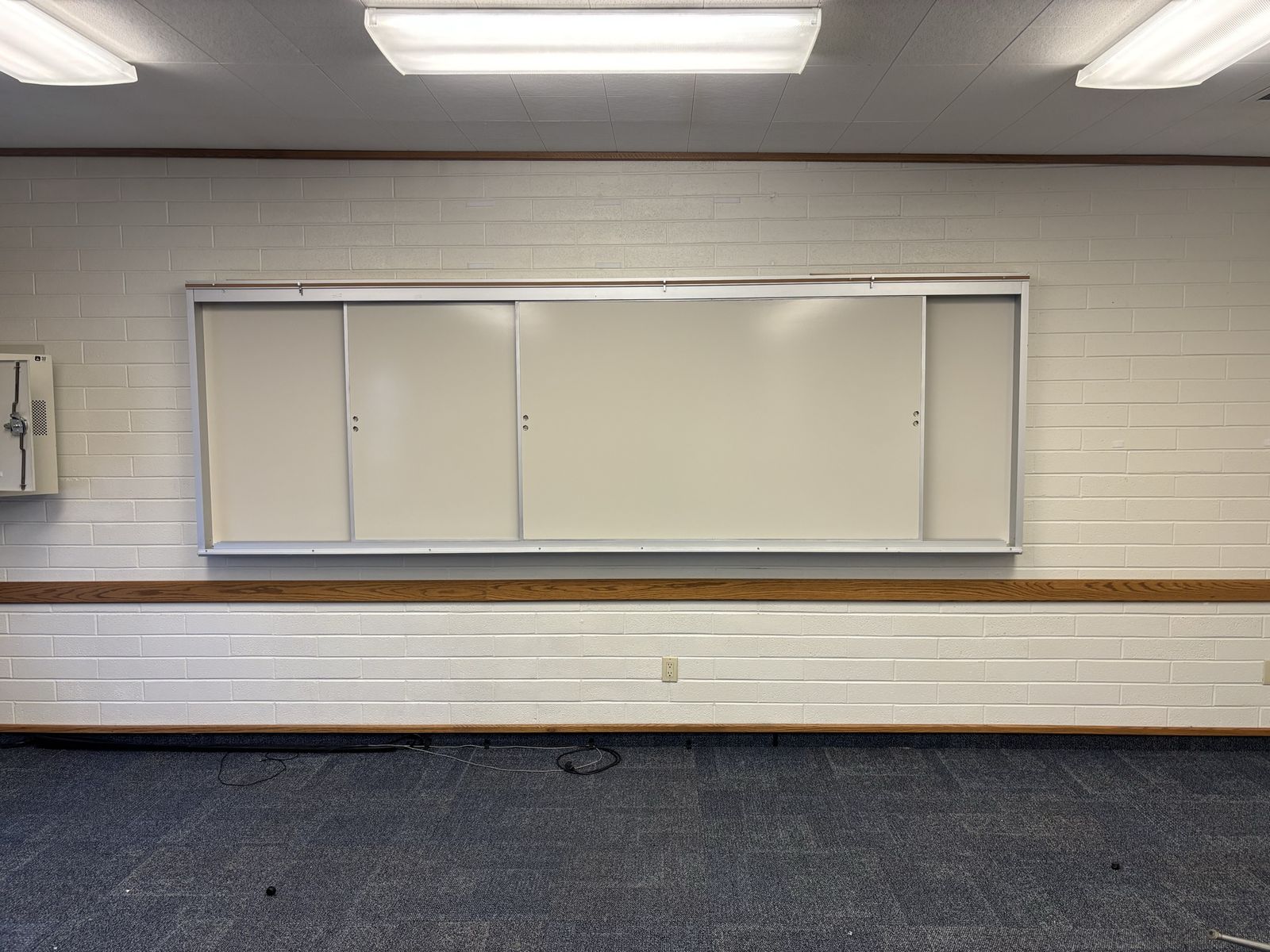 Large Wall-Mounted Whiteboard with Sliding Panels   ( FREE )