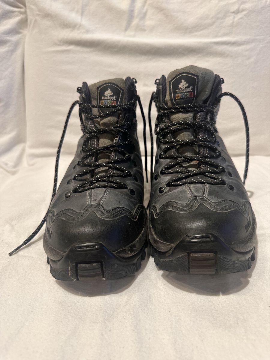 MacBoot men’s size 11 or EU 45 charcoal gray hiking boots made in Brazil