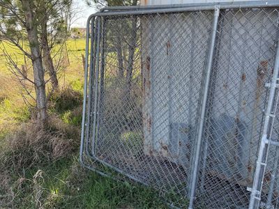 Pre-Assembled Dog Run