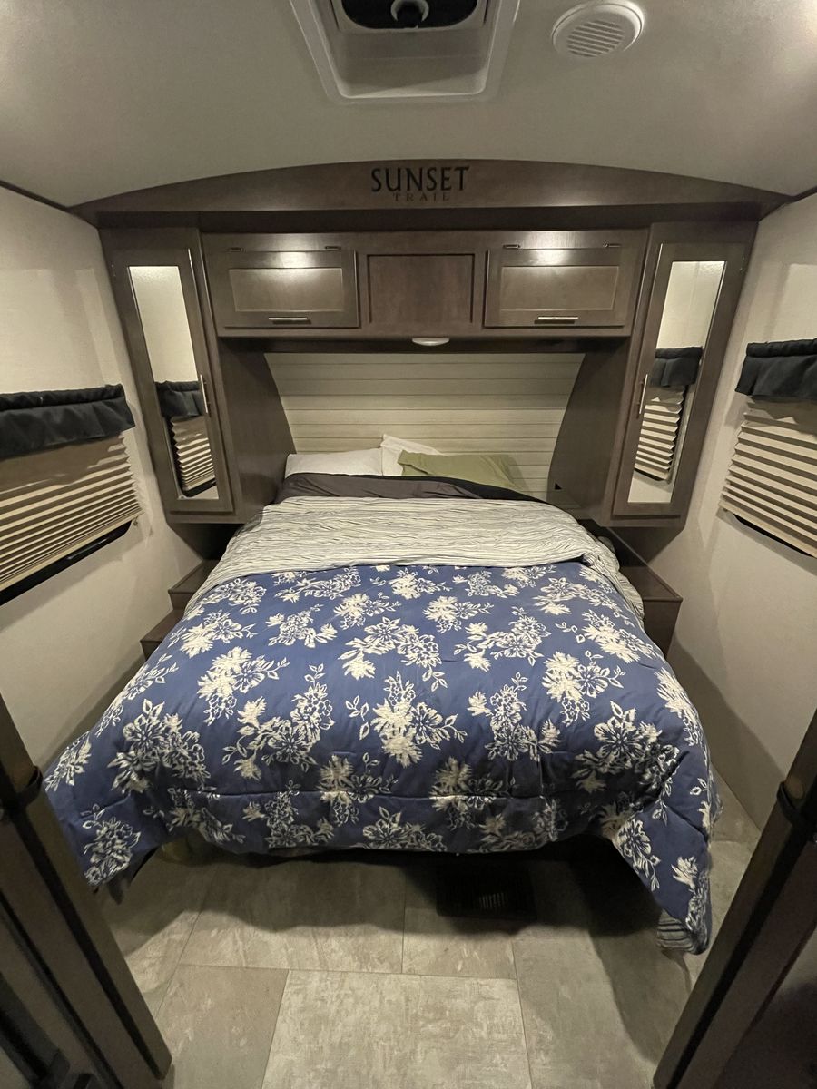 2018 crossroads Sunset Super Lite 222RB